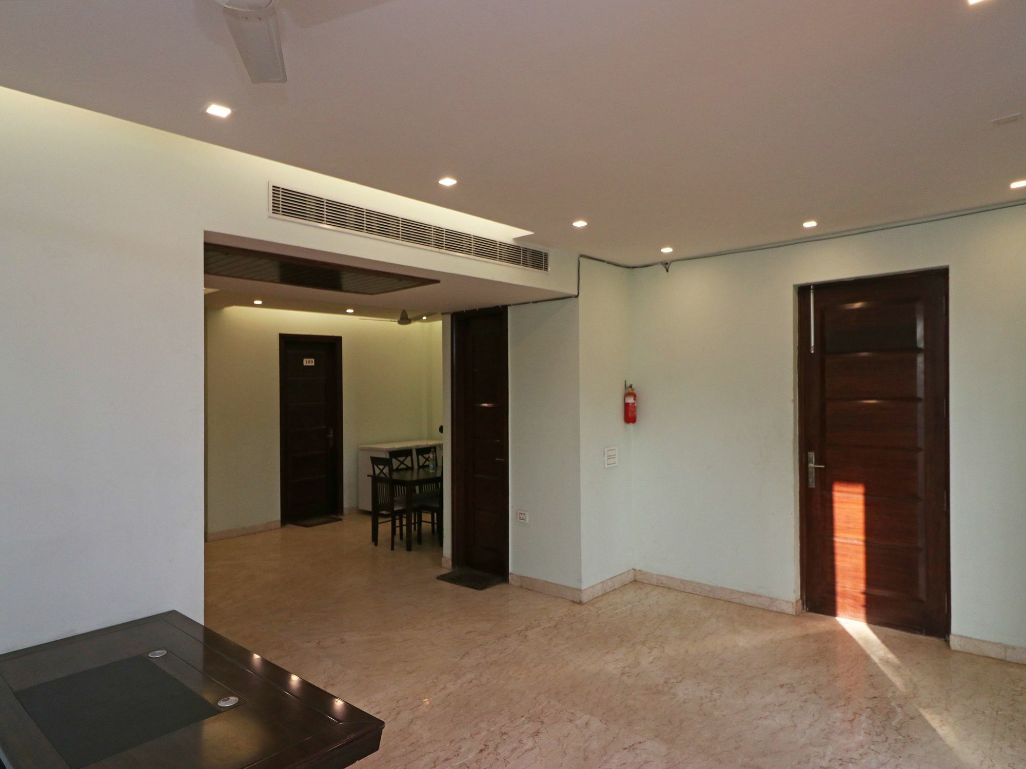 Oyo 9664 Sector 48 Hotel Gurgaon Bagian luar foto