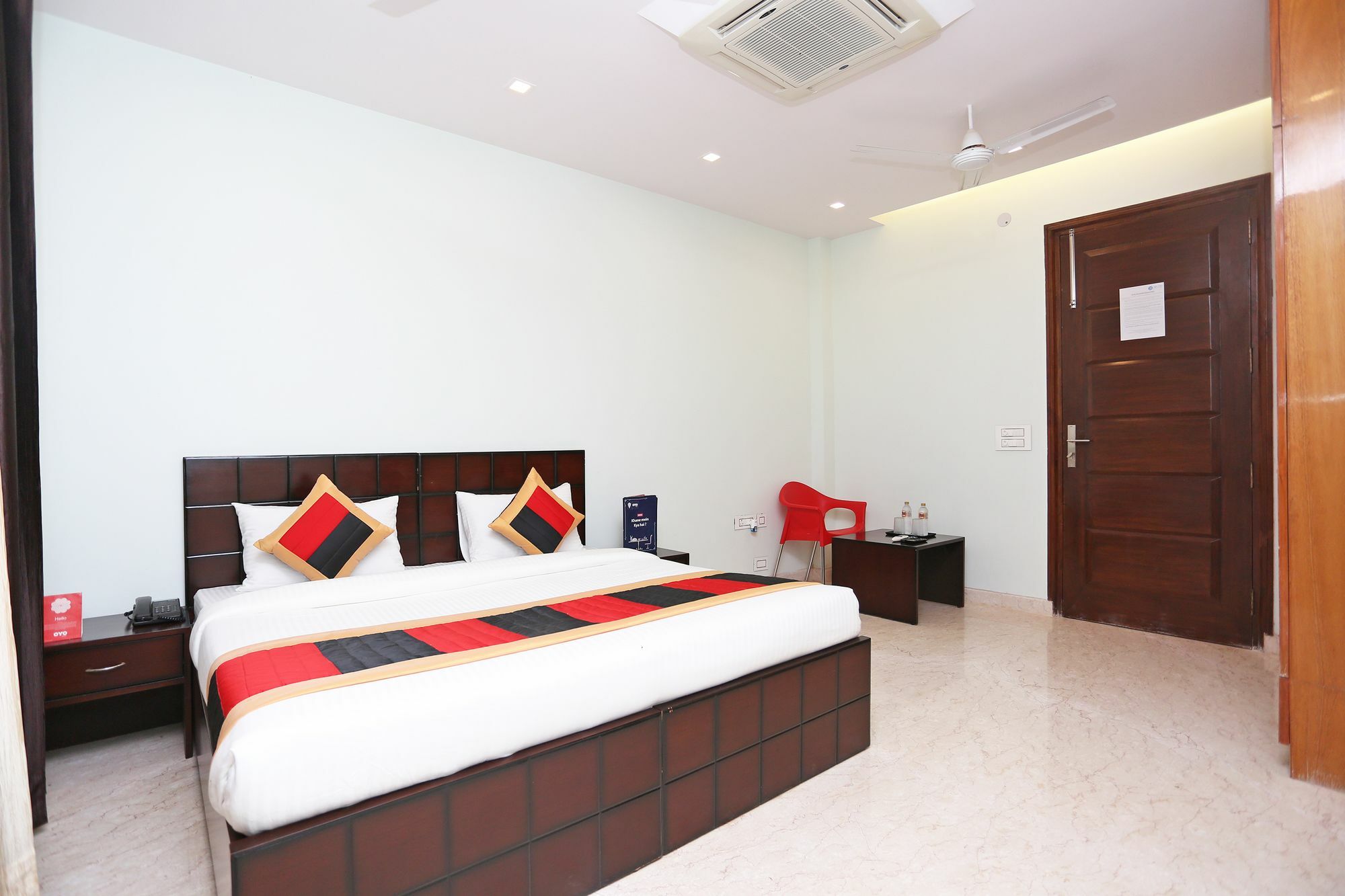 Oyo 9664 Sector 48 Hotel Gurgaon Bagian luar foto