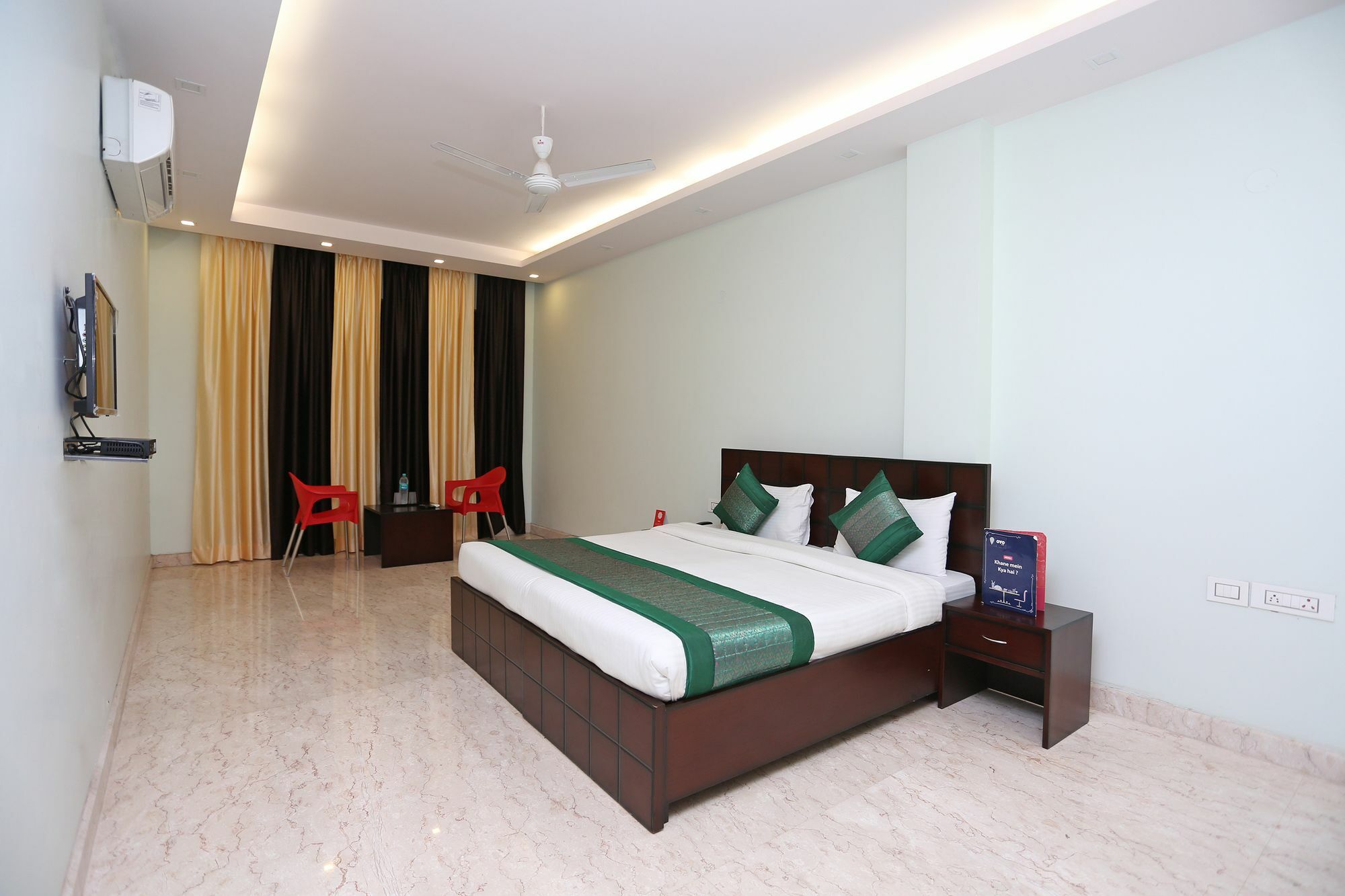 Oyo 9664 Sector 48 Hotel Gurgaon Bagian luar foto