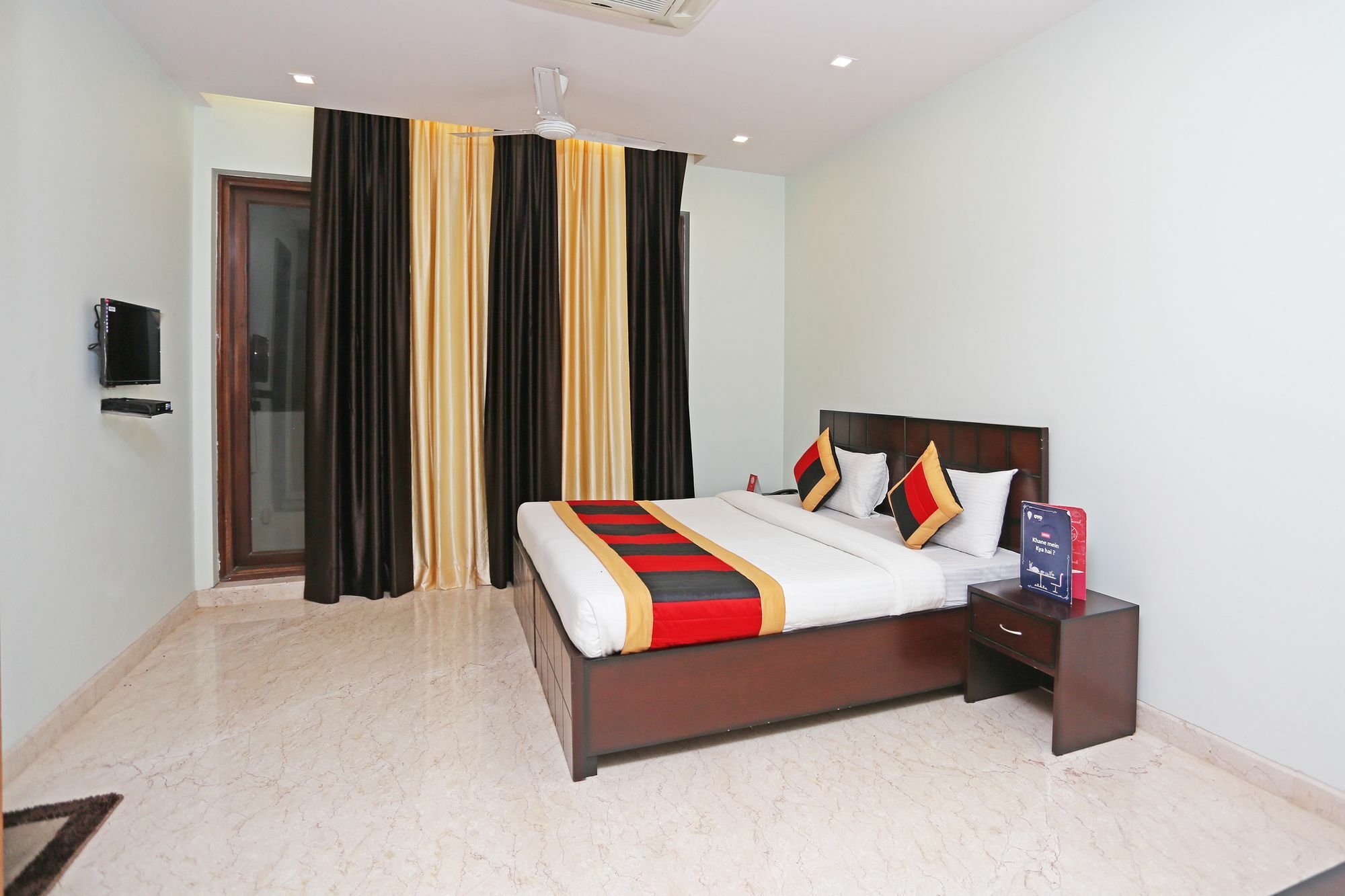 Oyo 9664 Sector 48 Hotel Gurgaon Bagian luar foto